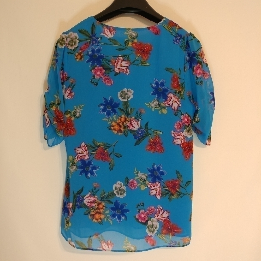 NWT Calvin Klein Blue Floral Blouse in Ocean Blue - Picture 5 of 7